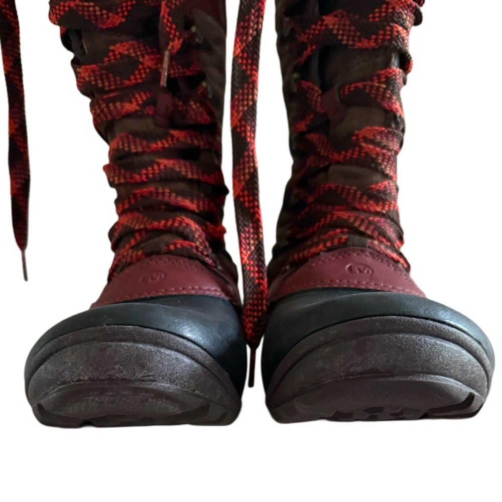 Authentic MERRELL Women's Red and Black Fur-Lined Boots - Picture 6 of 9